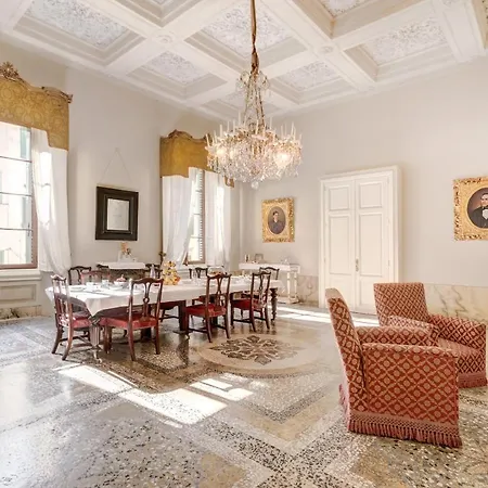 Palazzo D'oltrarno - Residenza D'epoca Bed and Breakfast 3*